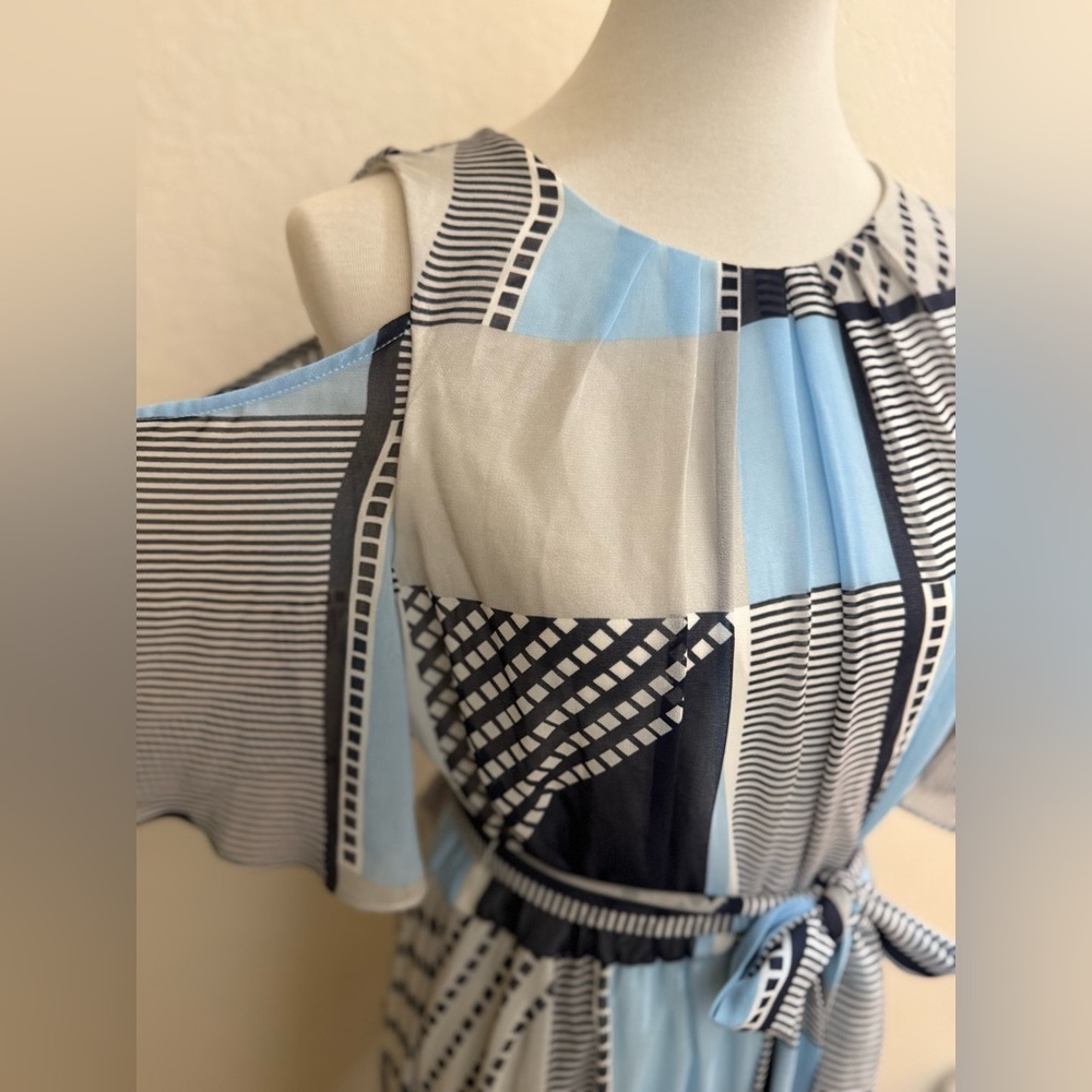 S9. Calvin Klein Blue and Gray Geometric Maxi Dress - Picture 4 of 4